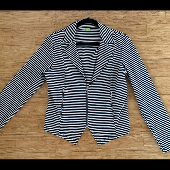 Black & white stripped blazer - Picture 1 of 3
